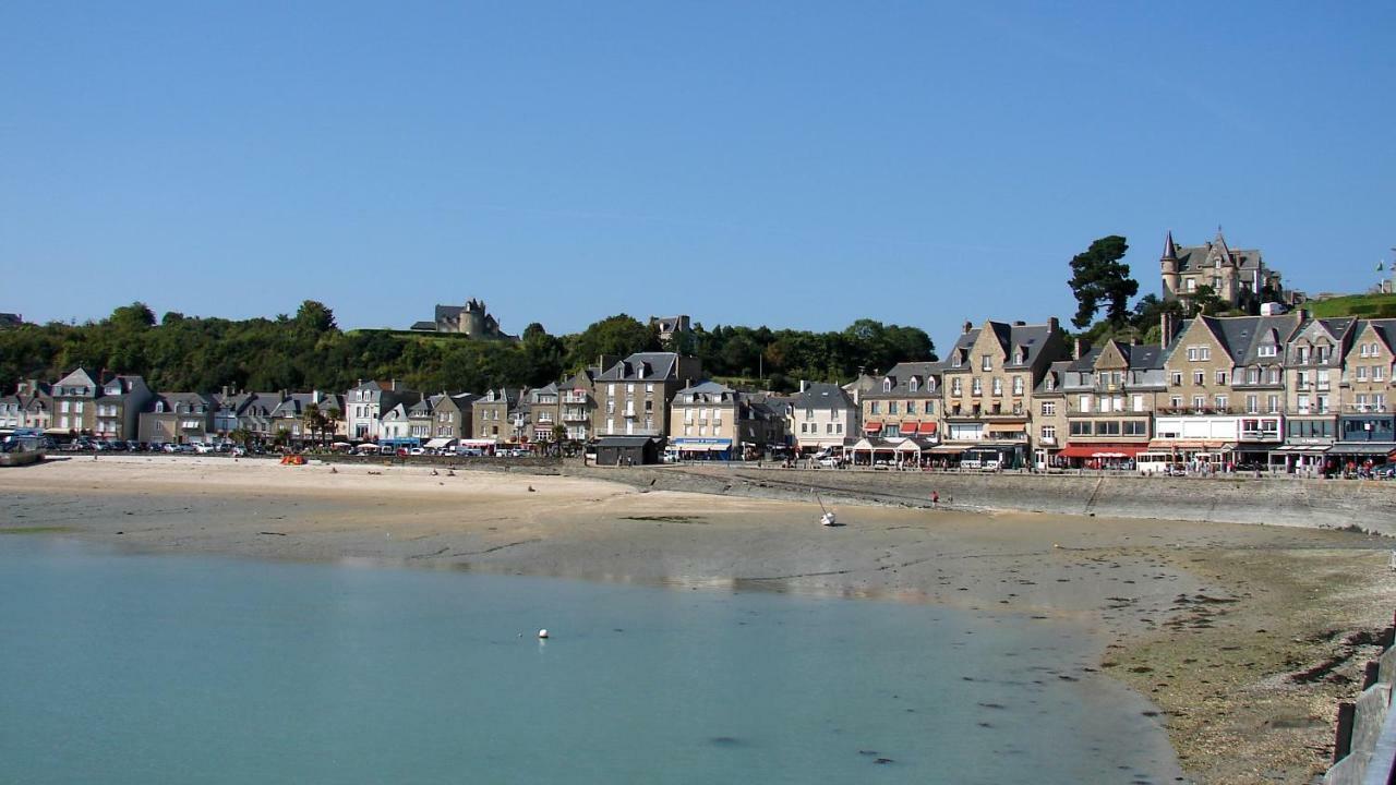 Jacques Melchior Meuble De Tourisme 3 Etoiles Intra Muros Saint-Malo Exteriör bild