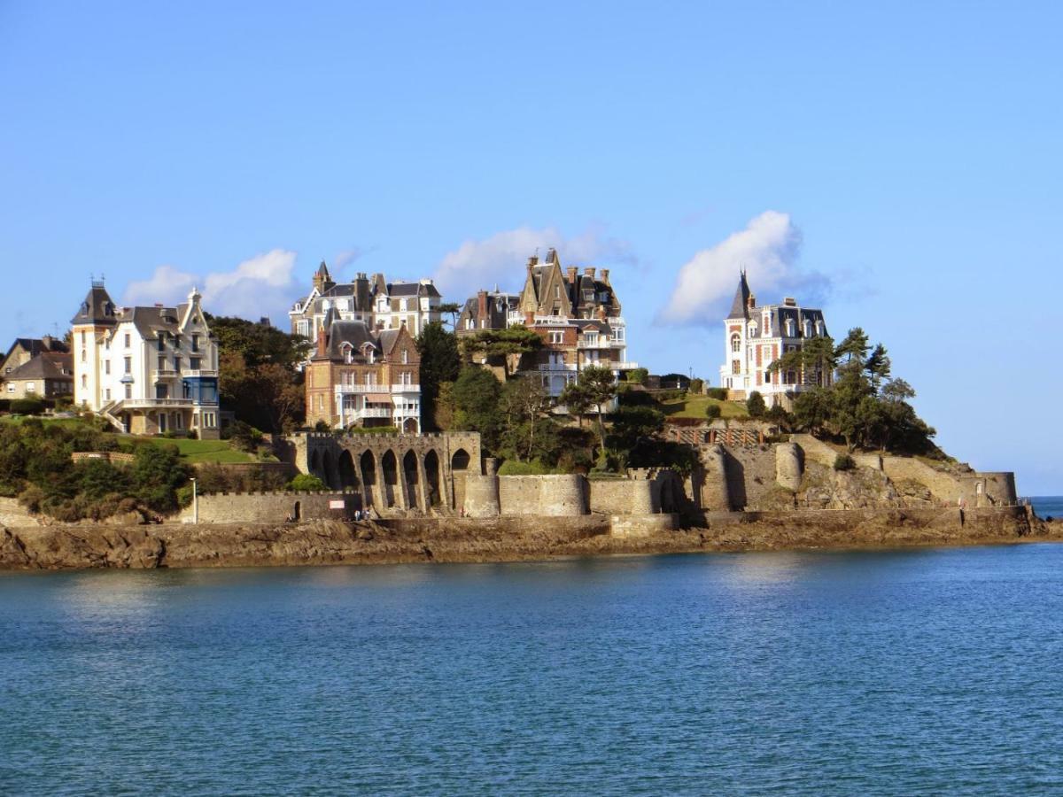 Jacques Melchior Meuble De Tourisme 3 Etoiles Intra Muros Saint-Malo Exteriör bild