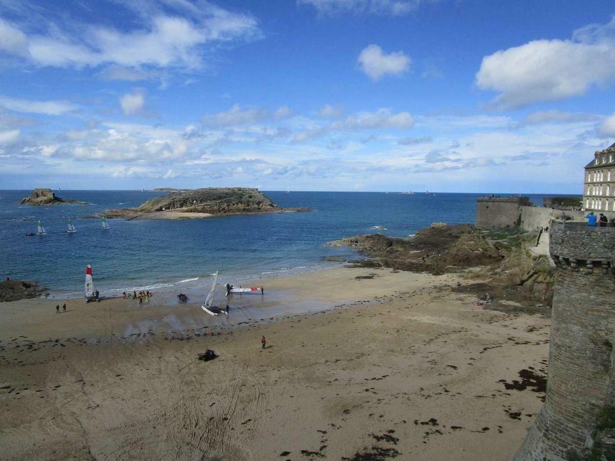 Jacques Melchior Meuble De Tourisme 3 Etoiles Intra Muros Saint-Malo Exteriör bild